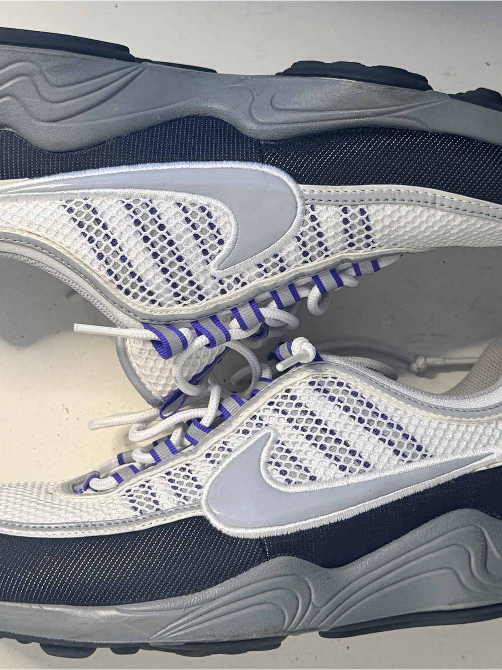 Nike White Mesh Sneakers with Purple Accent - Picture 2 of 3